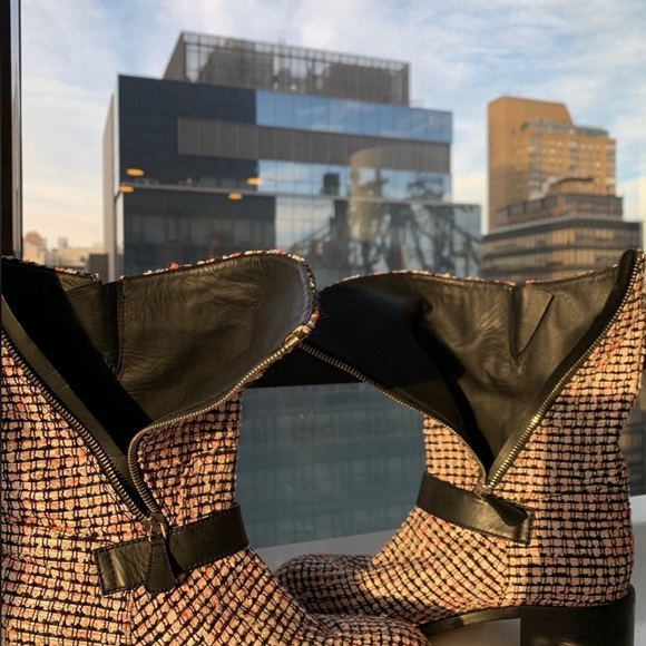 Chanel tweed boots - Picture 2 of 9
